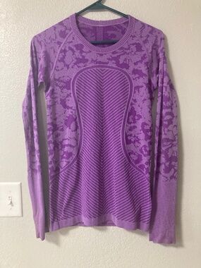 LuLuLemon purple running long sleeve shirt size 6